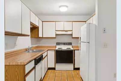 85 Middle Street #10, Hallowell, ME 04347 - Photo 11