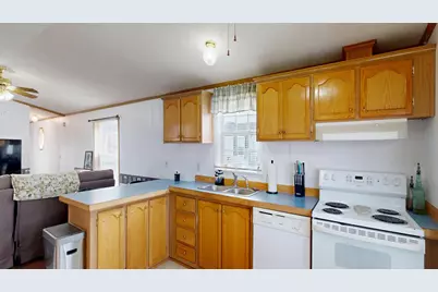 10 Sarah Avenue, Lewiston, ME 04240 - Photo 5