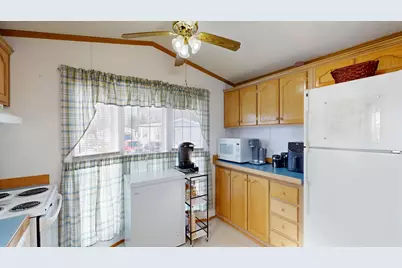 10 Sarah Avenue, Lewiston, ME 04240 - Photo 5