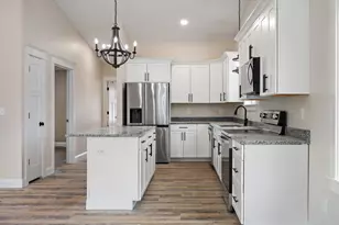 678 Streamside Ave, Hermon, ME 04401 - Photo 11