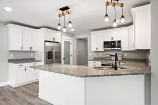 673 Streamside Ave, Hermon, ME 04401 - Photo 13