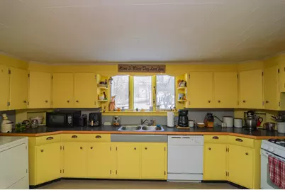 61 Pleasant Street, Dexter, ME 04930 - Photo 15