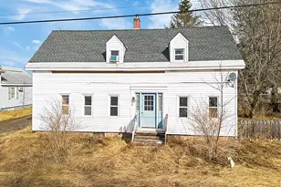 16 Maple St, Vassalboro, ME 04989 - Photo 1