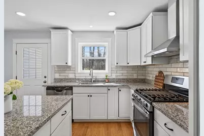 17 Webhannet Place #11, Kennebunk, ME 04043 - Photo 9