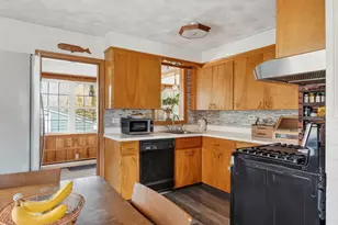 35 McKinley St, South Portland, ME 04106 - Photo 3