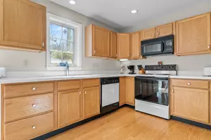 24 Spring Pond Cir, York, ME 03909 - Photo 9