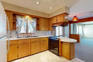 17 Shank St, Lewiston, ME 04240 - Photo 5