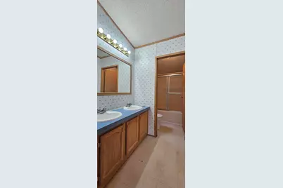 18 Central Avenue, Waterville, ME 04901 - Photo 9