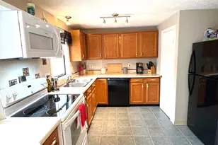 8 Park St, Saco, ME 04072 - Photo 5