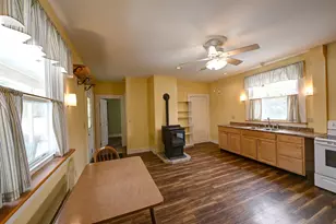 34 Pleasant St, Houlton, ME 04730 - Photo 3