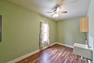 34 Pleasant St, Houlton, ME 04730 - Photo 31