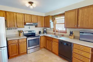 1013 Sunset Ave, Glenburn, ME 04401 - Photo 9