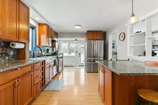 7 Abbott St, Portland, ME 04103 - Photo 9