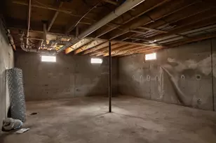 82 Oakland St, Waterville, ME 04901 - Photo 35