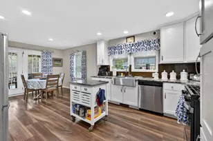 33 Sandalwood Cir, Kittery, ME 03904 - Photo 17