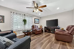 33 Sandalwood Cir, Kittery, ME 03904 - Photo 3