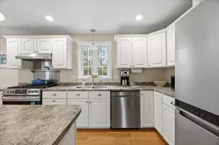 78 Victoria Dr, Westbrook, ME 04092 - Photo 5