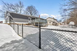 15 Mitchell St, Lewiston, ME 04240 - Photo 31