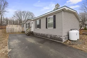 16 W Pleasant St, Oakland, ME 04963 - Photo 3