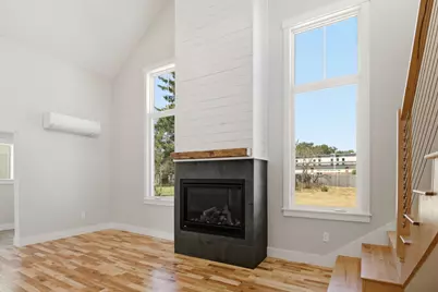 67 Jordan Avenue, Brunswick, ME 04011 - Photo 9