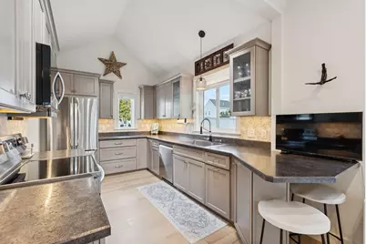 111 E Grand Avenue, Old Orchard Beach, ME 04064 - Photo 19