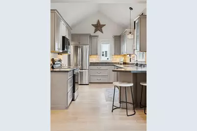 111 E Grand Avenue, Old Orchard Beach, ME 04064 - Photo 31