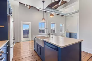 15 Brown St, Portland, ME 04101 - Photo 9