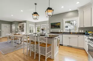 2 Franklin Cir, Cape Elizabeth, ME 04107 - Photo 1