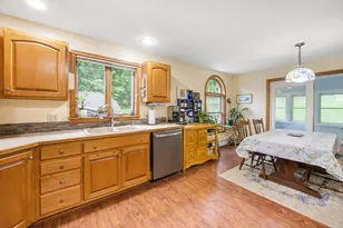 69 Cottage St, Hampden, ME 04444 - Photo 15