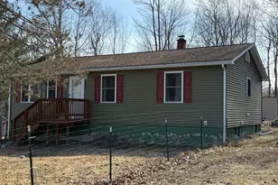 372 Massachusetts Ave, Millinocket, ME 04462 - Photo 3