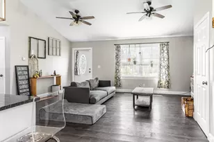 52 Lindsay Dr, Levant, ME 04456 - Photo 5