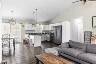 52 Lindsay Dr, Levant, ME 04456 - Photo 3