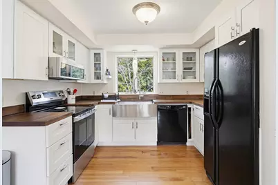 31 Hanson Drive, Topsham, ME 04086 - Photo 5