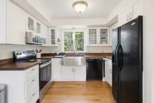 31 Hanson Dr, Topsham, ME 04086 - Photo 5