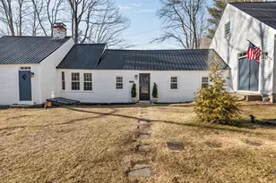 37 Main St, Raymond, ME 04071 - Photo 3