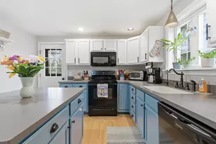 7 Poplar St, Old Orchard Beach, ME 04064 - Photo 3