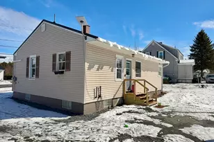 20 Maple St, Presque Isle, ME 04769 - Photo 3