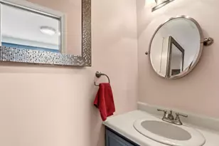 60 King St, Saco, ME 04072 - Photo 15