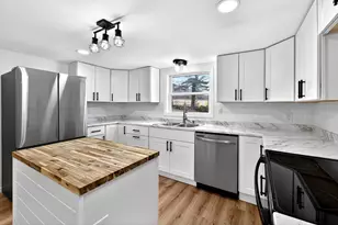 548 N Rd, Mount Vernon, ME 04352 - Photo 3