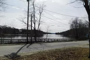 37 Elm St, Skowhegan, ME 04976 - Photo 11