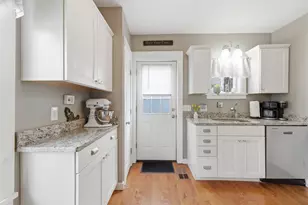 24 Grove St, Kennebunk, ME 04043 - Photo 9