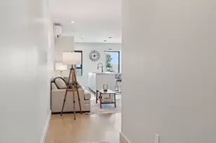 75 Chestnut St, Portland, ME 04102 - Photo 3