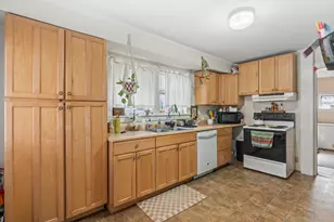 14 Swan St, Augusta, ME 04330 - Photo 9