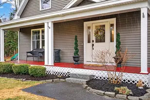 10 Newfield Rd, Freeport, ME 04032 - Photo 3