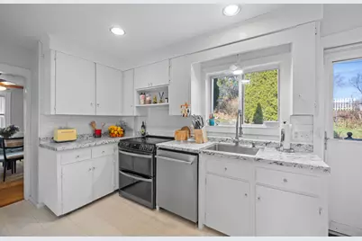 30 Bridge Street, Kittery, ME 03904 - Photo 33