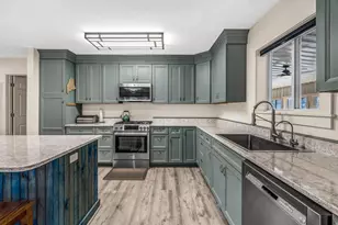 156 Congress St, Belfast, ME 04915 - Photo 3