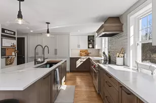28 Elmwood Ave, Scarborough, ME 04074 - Photo 5