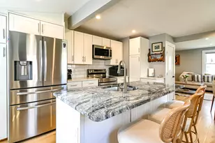 32 Longfellow Dr, Cape Elizabeth, ME 04107 - Photo 3
