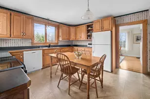 27 Academy St, South Berwick, ME 03908 - Photo 7