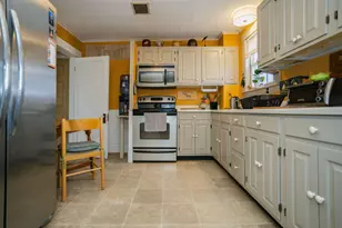 140 Maple Ave, Farmington, ME 04938 - Photo 15